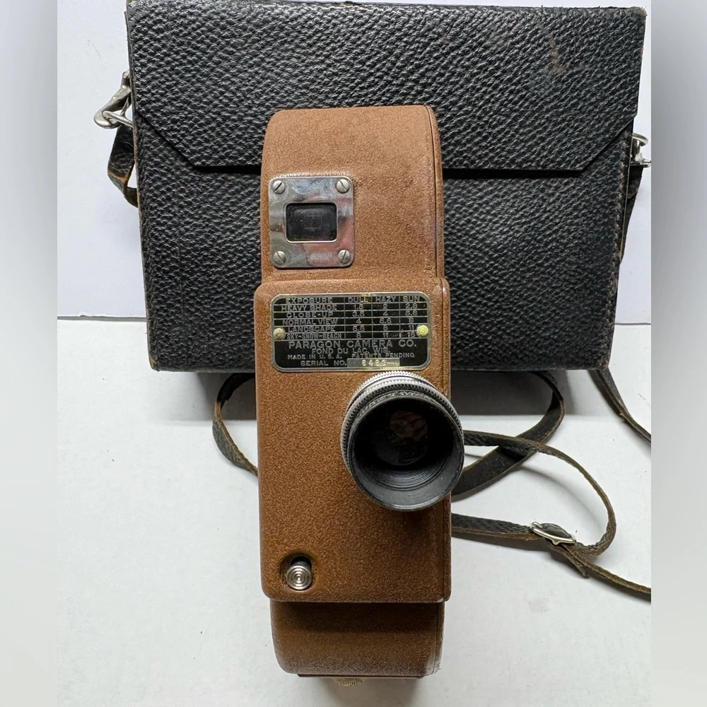 Vintage 16mm Movie Camera Paragon w/ Luxor Super Anastigmat F:1.5 focus 25mm USA